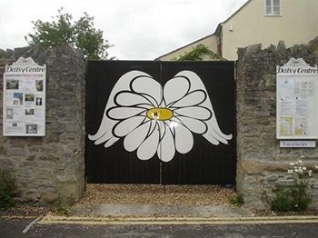 Daisy Centre Retreat Hotel Glastonbury Exterior photo